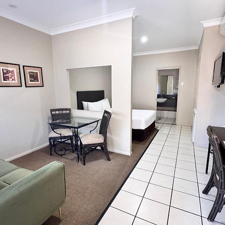 Best Western Bungil Creek Motel Roma Bagian luar foto