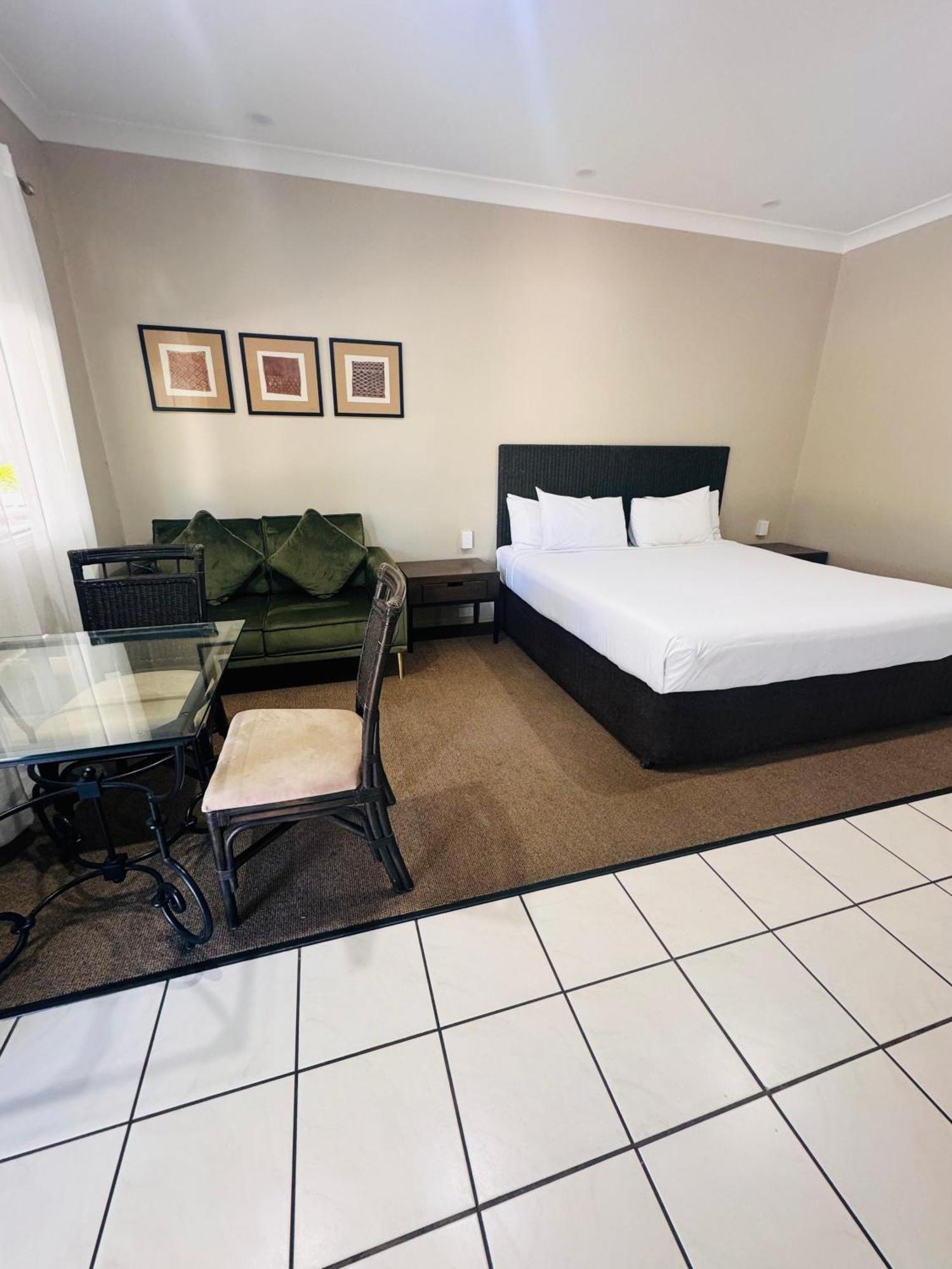 Best Western Bungil Creek Motel Roma Bagian luar foto