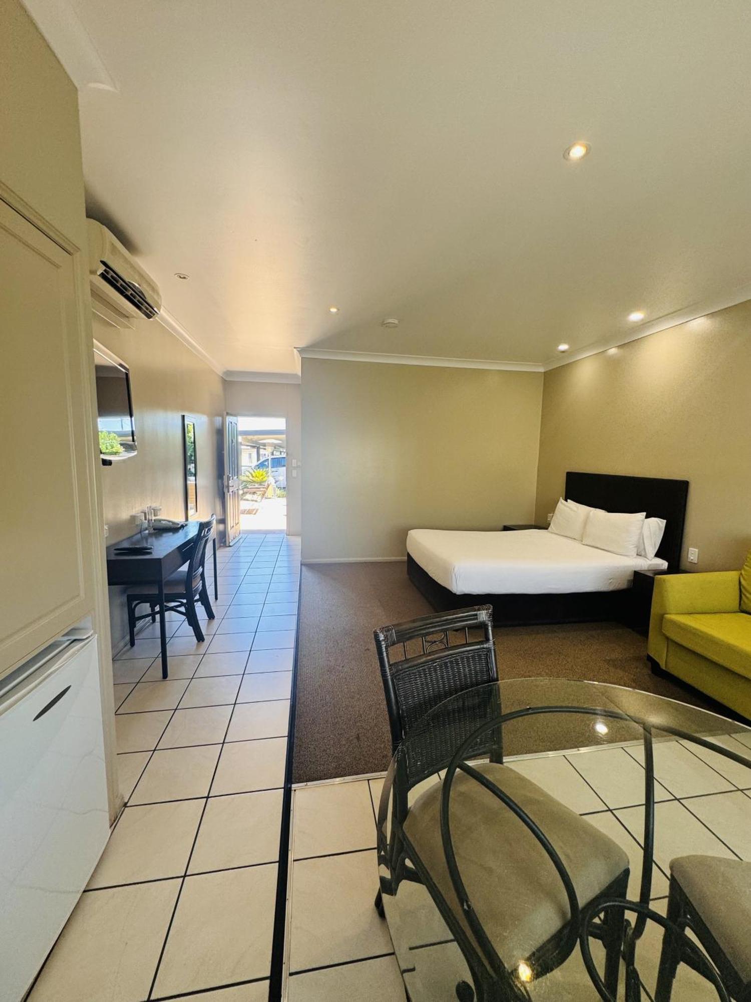 Best Western Bungil Creek Motel Roma Bagian luar foto