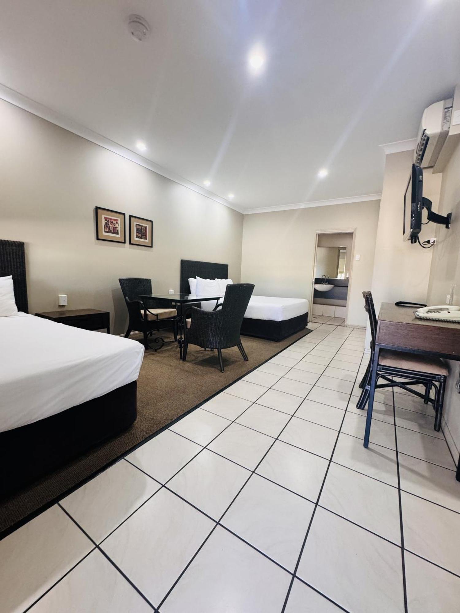 Best Western Bungil Creek Motel Roma Bagian luar foto