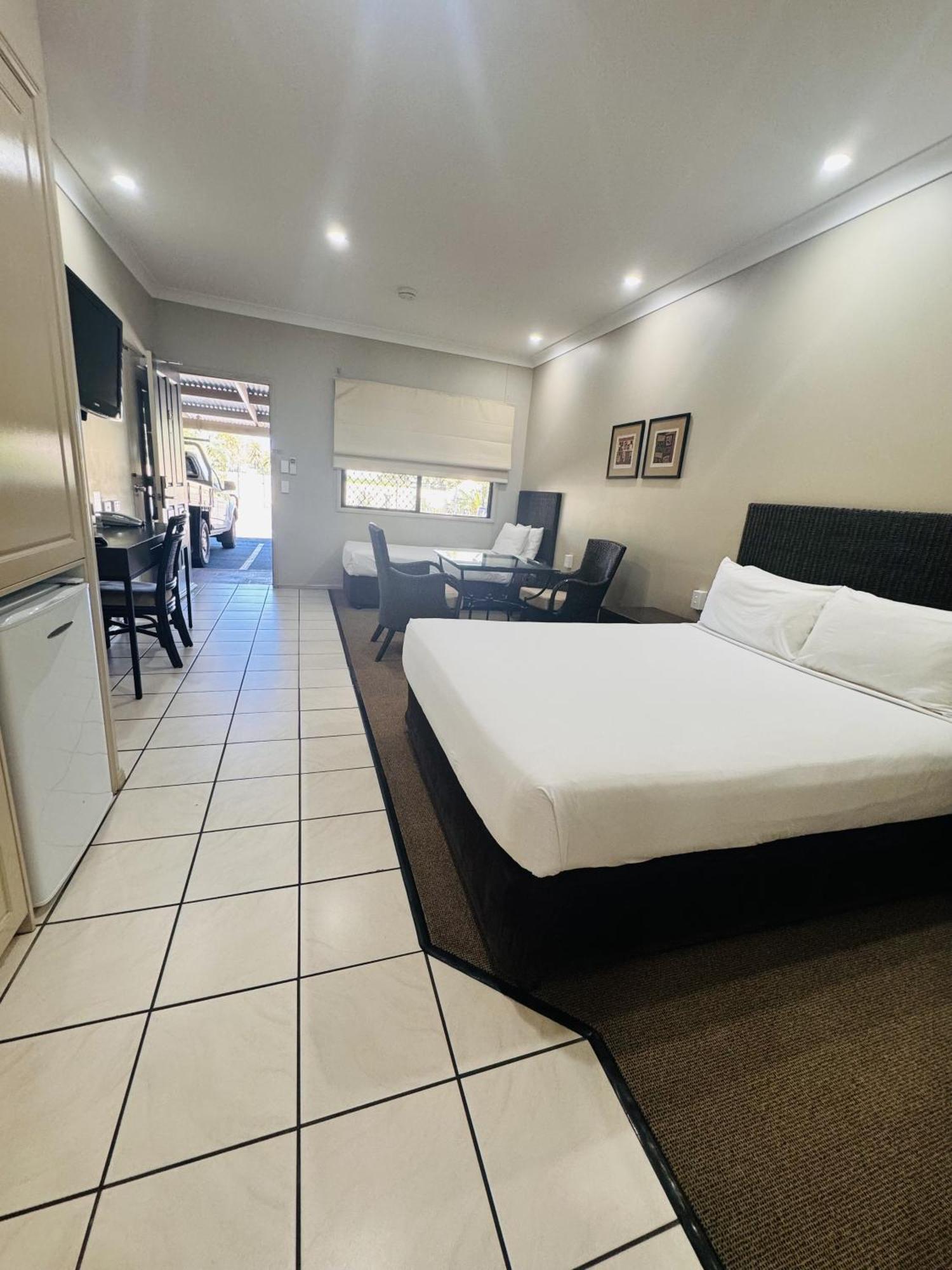 Best Western Bungil Creek Motel Roma Bagian luar foto