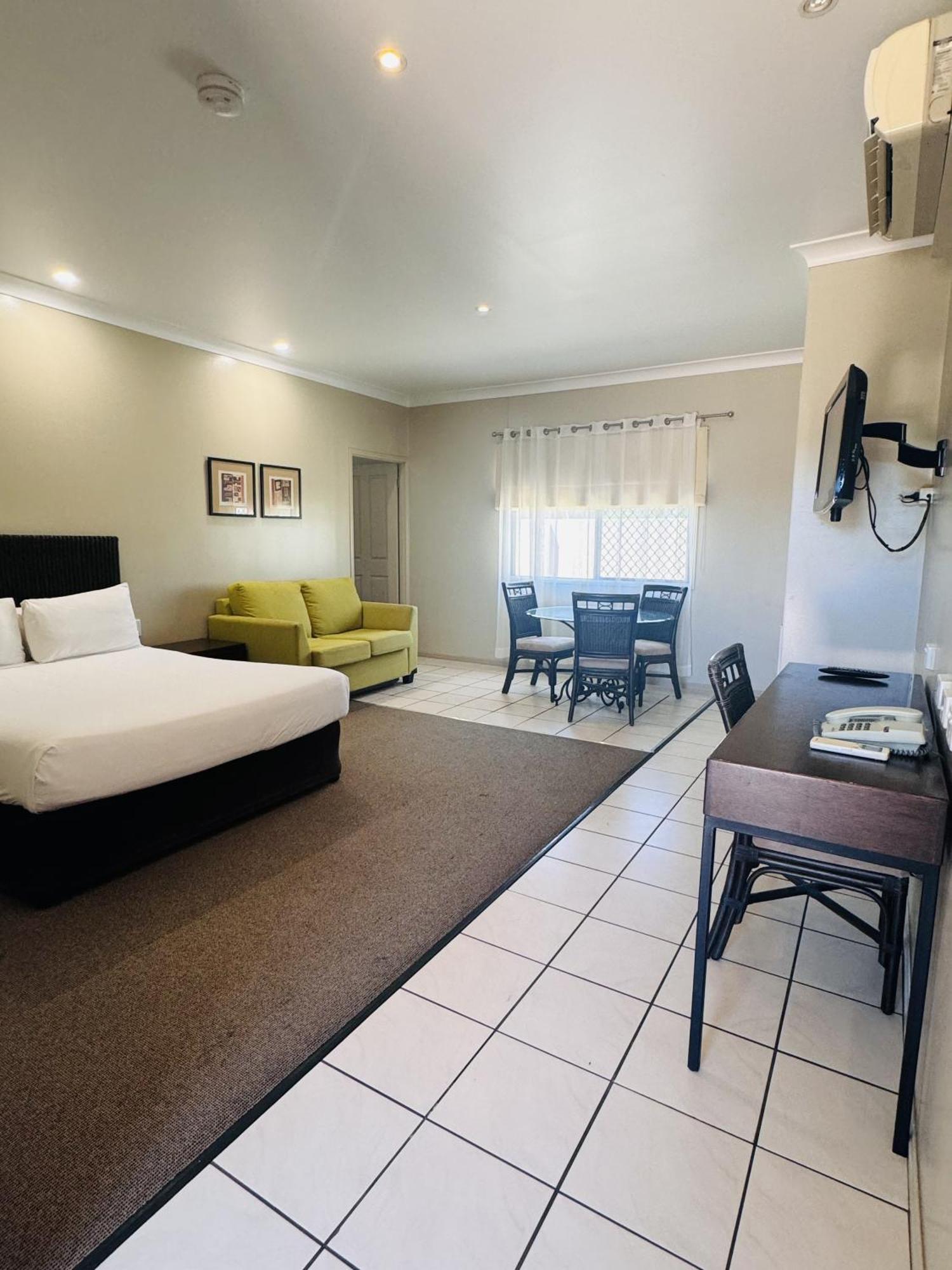 Best Western Bungil Creek Motel Roma Bagian luar foto