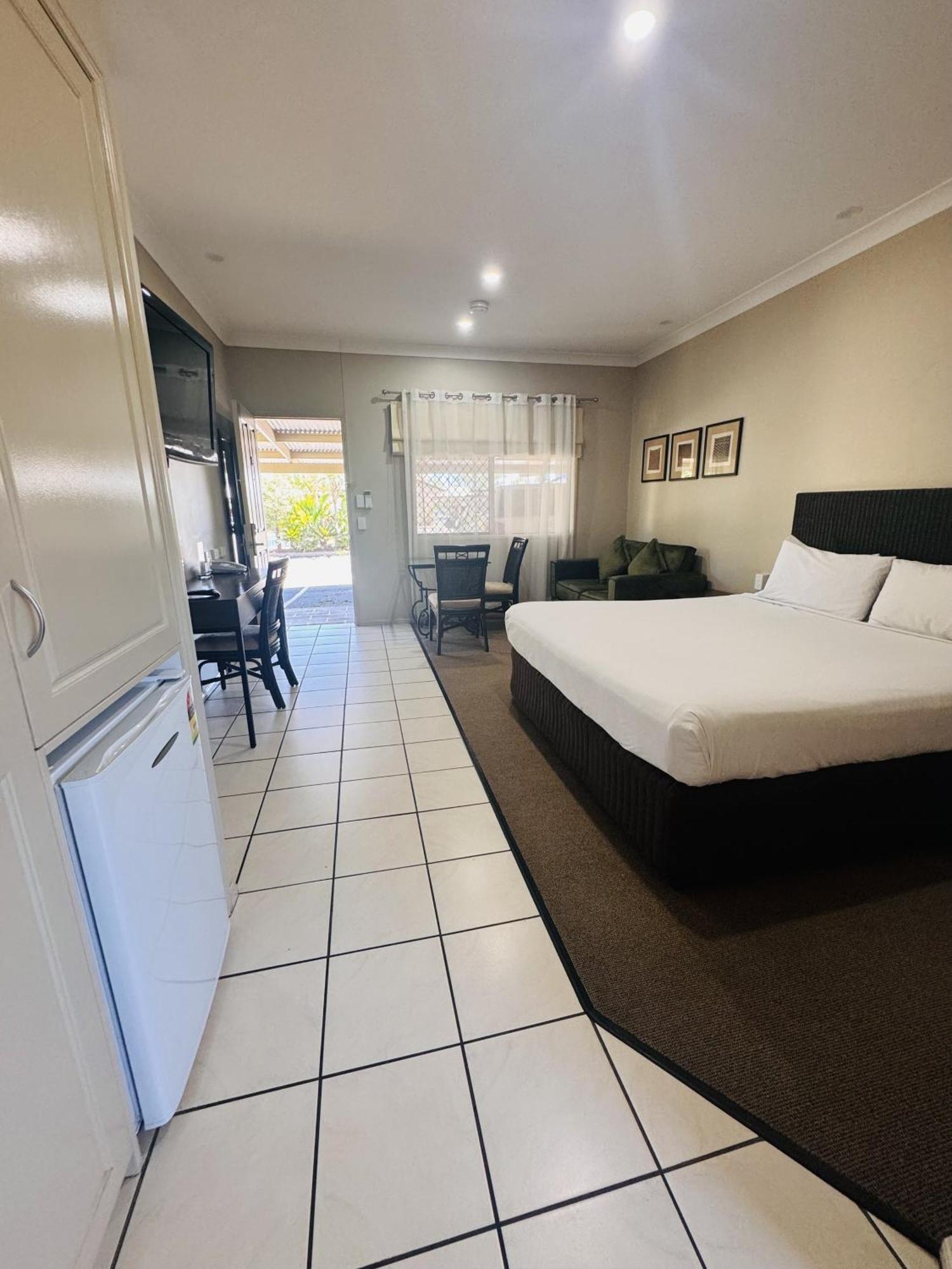Best Western Bungil Creek Motel Roma Bagian luar foto