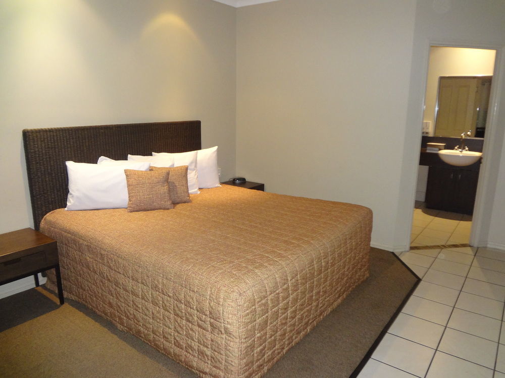 Best Western Bungil Creek Motel Roma Bagian luar foto