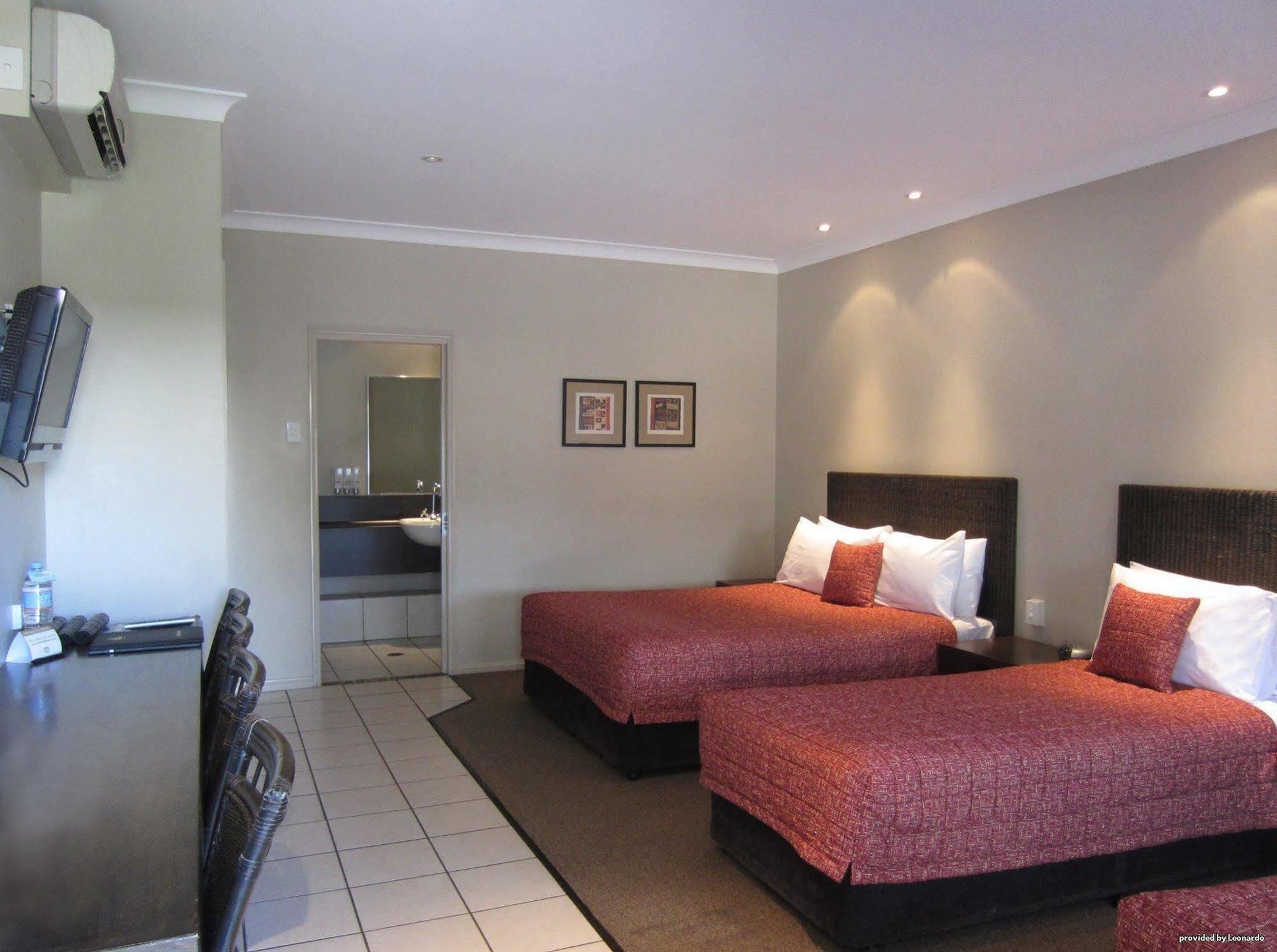 Best Western Bungil Creek Motel Roma Bagian luar foto